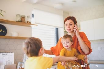 10 facteurs de stress familiaux courants et comment les gérer 