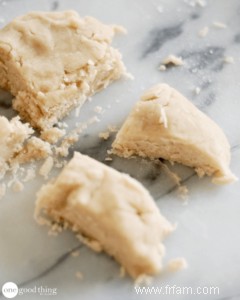 Ces mini tartes aux pêches sont la meilleure façon de savourer l été 