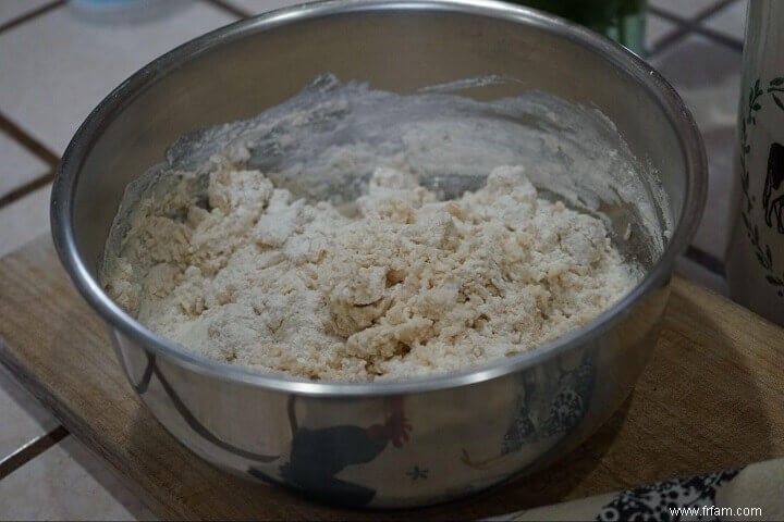 Comment faire du bannock (pain de survie) 