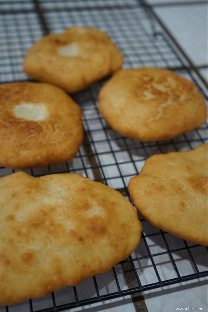 Comment faire du bannock (pain de survie) 