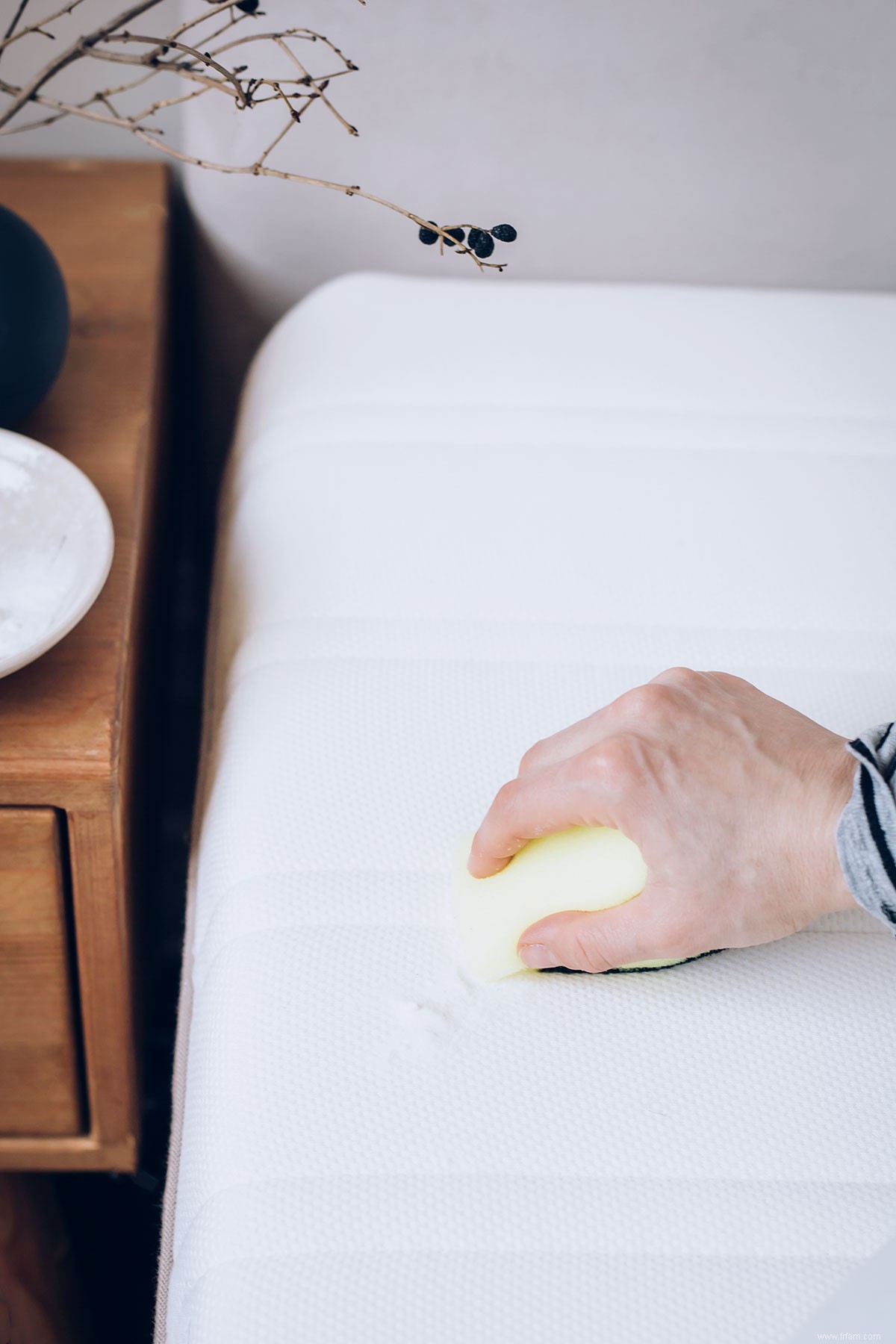 Comment nettoyer un matelas + s attaquer aux taches grossières naturellement 