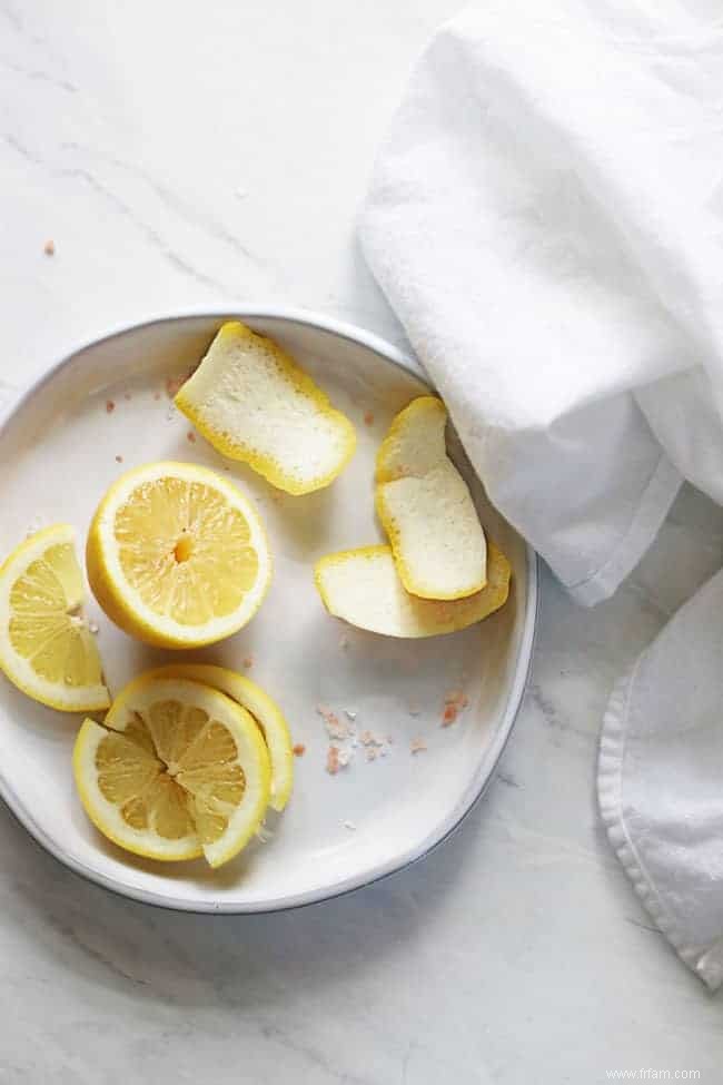 10 façons peu coûteuses de nettoyer avec du citron 