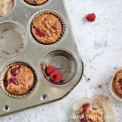 Muffins au chanvre, à l avoine, aux framboises et aux bananes sucrés au miel 