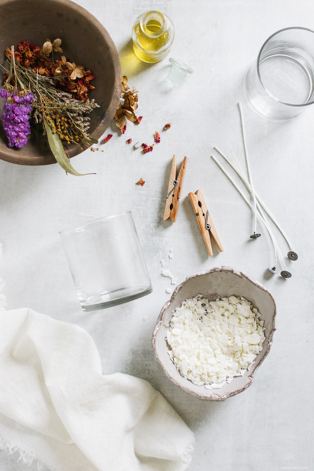 Comment faire des bougies de fleurs séchées 