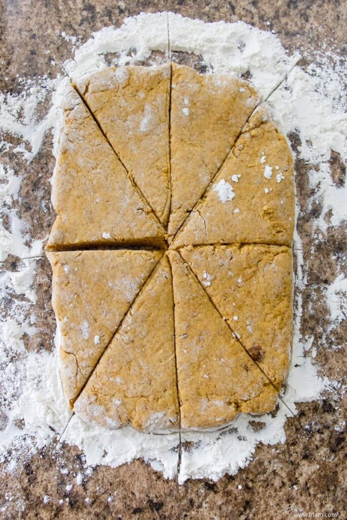 Scones moelleux à la citrouille avec un filet d érable 