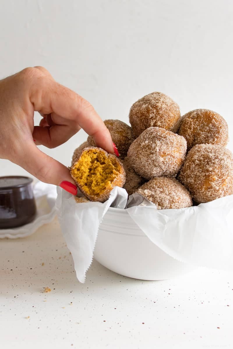 Trous de beignets à la citrouille cuits au four 