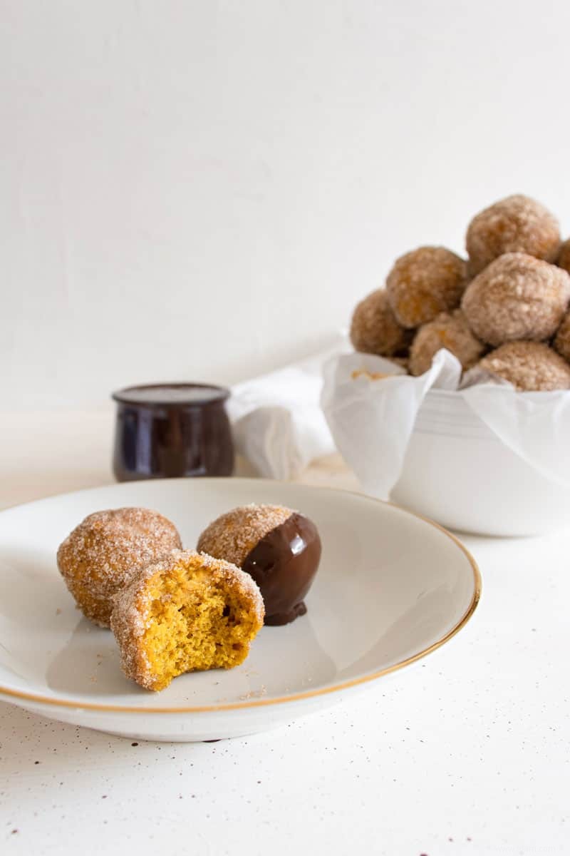 Trous de beignets à la citrouille cuits au four 