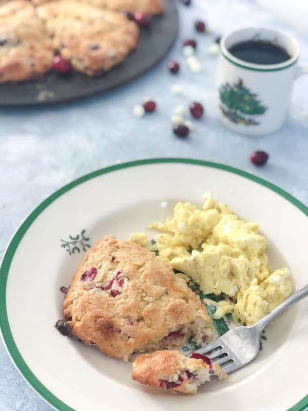 Scones aux canneberges et au chocolat blanc 