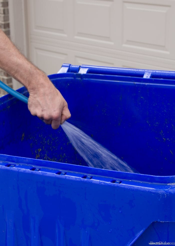 Comment se débarrasser naturellement de l odeur des poubelles 