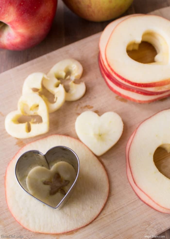 Croustilles de pommes saines cuites au four pour la Saint-Valentin 