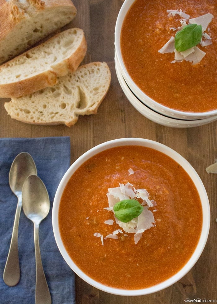 Recette de soupe saine au basilic et au parmesan à la mijoteuse 