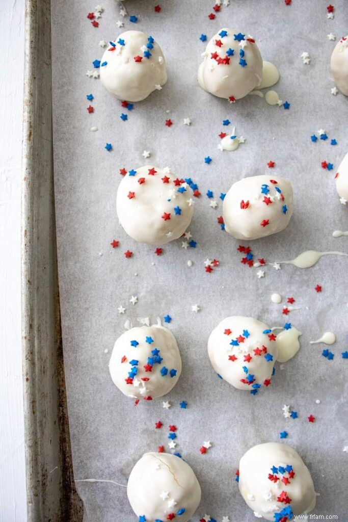 Boules Oreo rouges blanches et bleues 