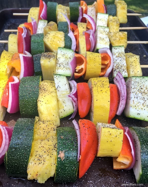 Brochettes de poulet et de légumes 