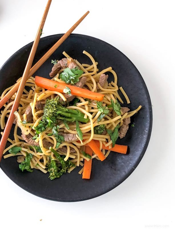 Chow mein au bœuf et au brocoli 