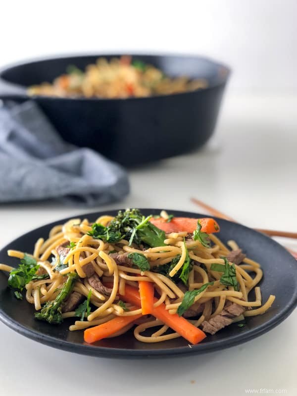 Chow mein au bœuf et au brocoli 