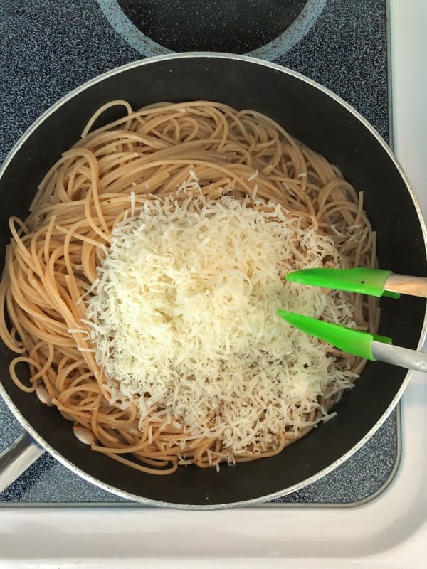 Venez à table :pâtes au fromage et au poivre 