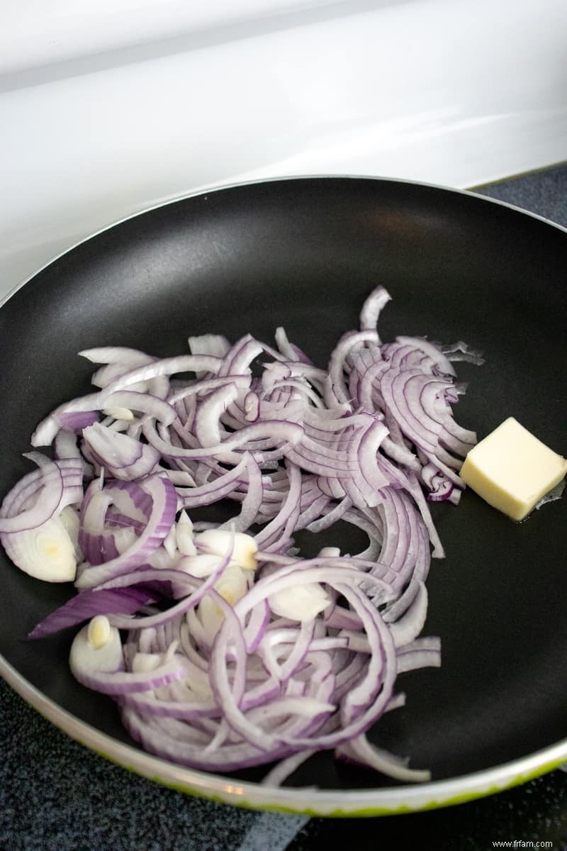 Salade d épinards chauds au bacon et à la moutarde 