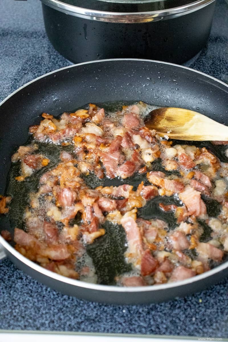 Salade d épinards chauds au bacon et à la moutarde 