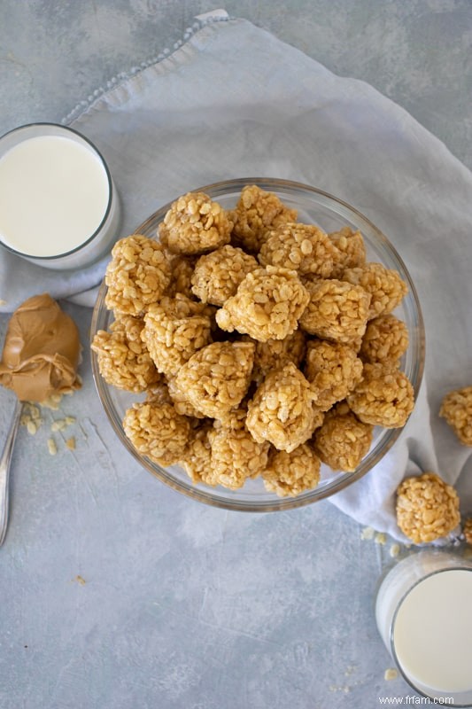 Boulettes de beurre de cacahuète Rice Krispie {sans cuisson} 