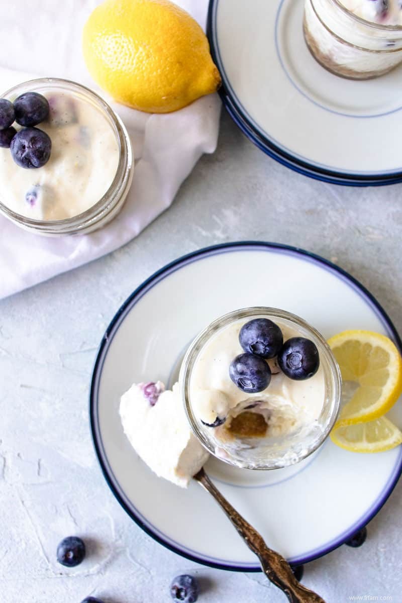 Gâteau au fromage sous vide au citron et aux bleuets 