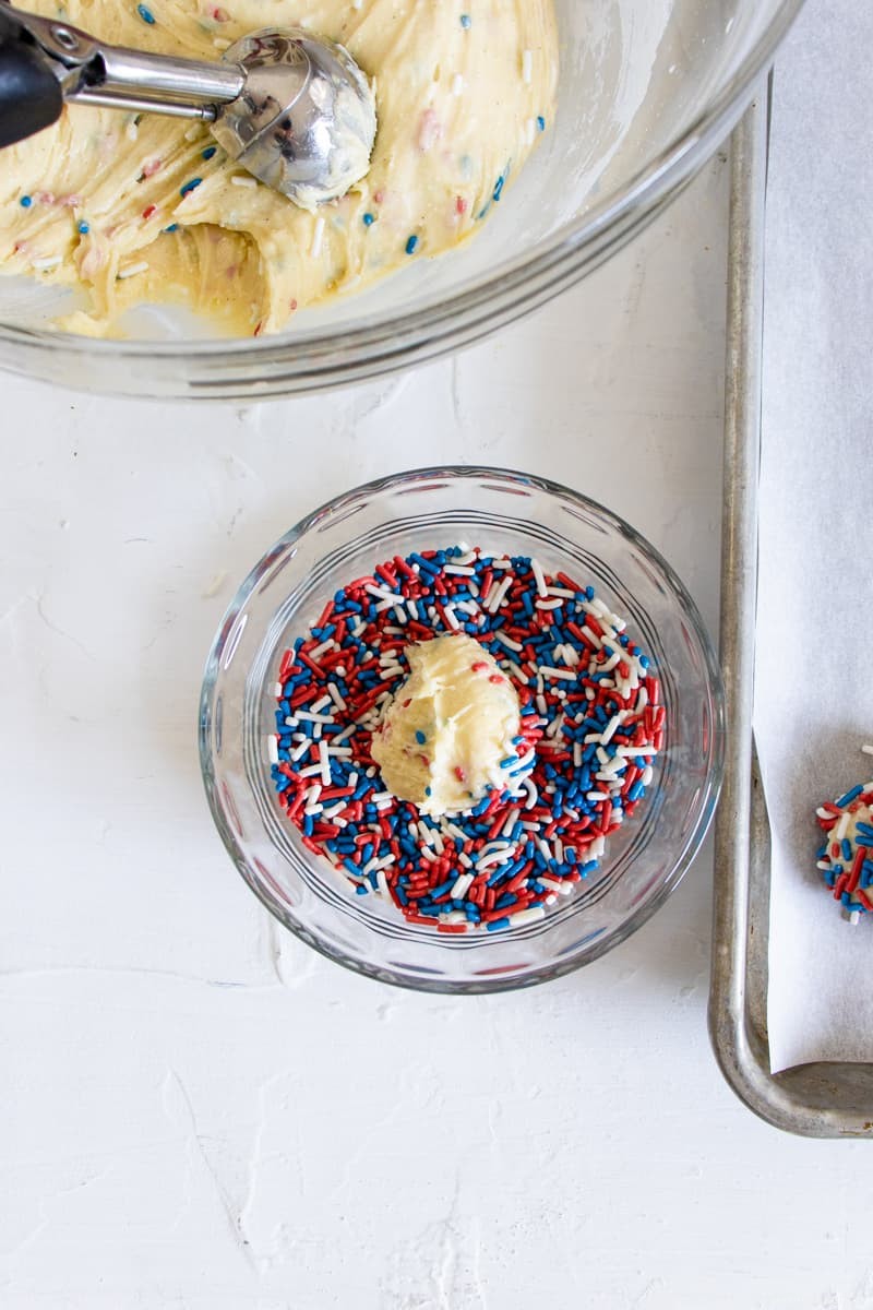 Biscuits à gâteau rouges, blancs et bleus 