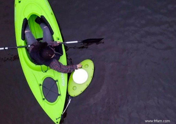 Faites du kayak avec le chiot Creekkooler et ne manquez jamais une boisson froide 