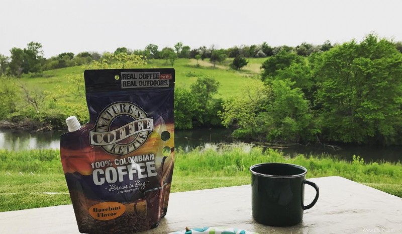 Nature s Coffee Kettle Columbian Roast est le café de camping simple dont vous rêvez 