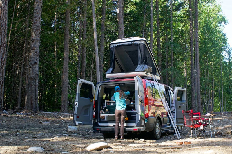 À l intérieur de la location de camping-car funky que vous avez repérée tout l été 