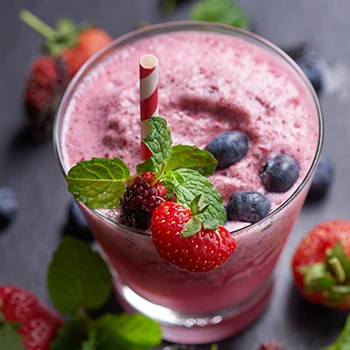 5 recettes de smoothies végétaliens pré-entraînement (rapides et super savoureux) 