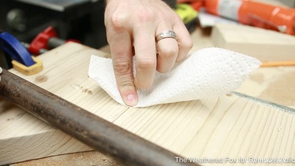 Comment faire un banc en bois à partir de seulement 2 planches 