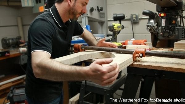 Comment faire un banc en bois à partir de seulement 2 planches 