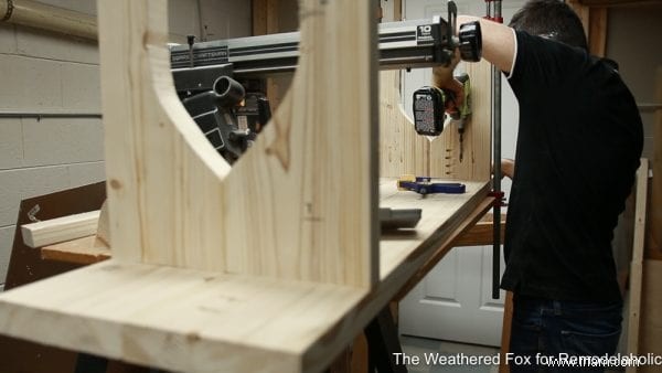 Comment faire un banc en bois à partir de seulement 2 planches 