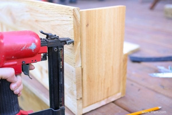 Comment construire une jardinière en bois pour fenêtre 