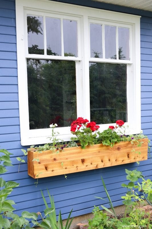 Comment construire une jardinière en bois pour fenêtre 