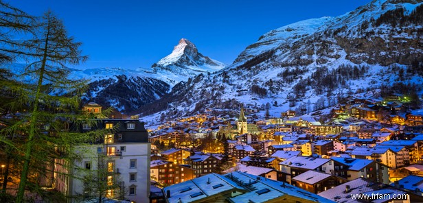 Pleins feux sur les stations de ski de luxe en Suisse 