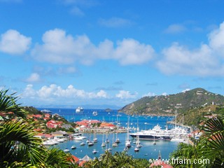 Les 5 meilleures raisons d explorer les îles du Vent en yacht 