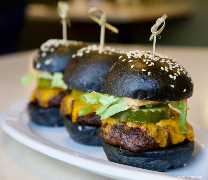 Bethpage Burger Bar ouvre pendant la pandémie 