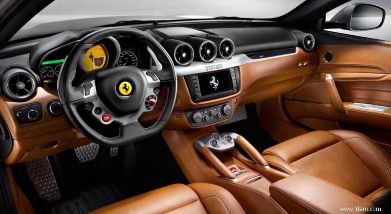 La révolutionnaire Ferrari FF offre une toute nouvelle approche du thème sportif du Grand Tourer 