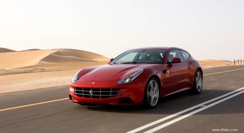 La révolutionnaire Ferrari FF offre une toute nouvelle approche du thème sportif du Grand Tourer 