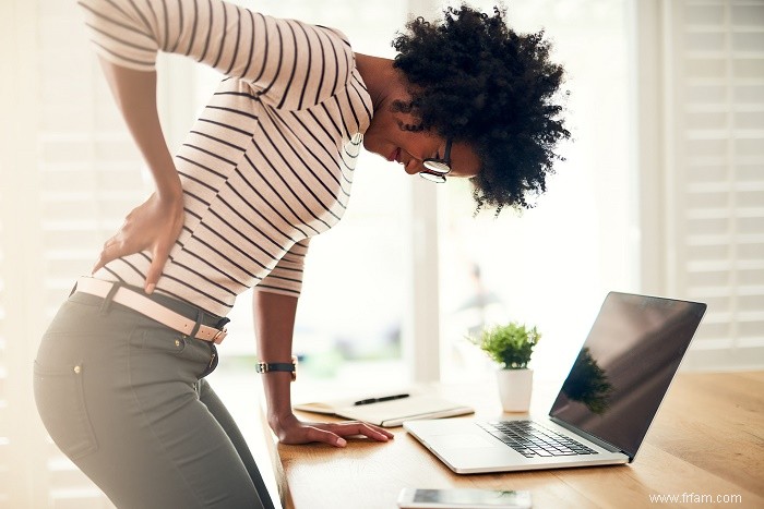 7 conseils pour maintenir une bonne posture lorsque vous travaillez à votre bureau 