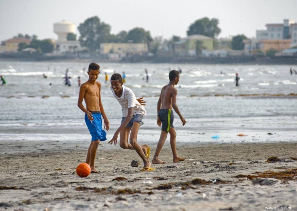 Comment la population de chaque État se compare aux pays du monde entier 