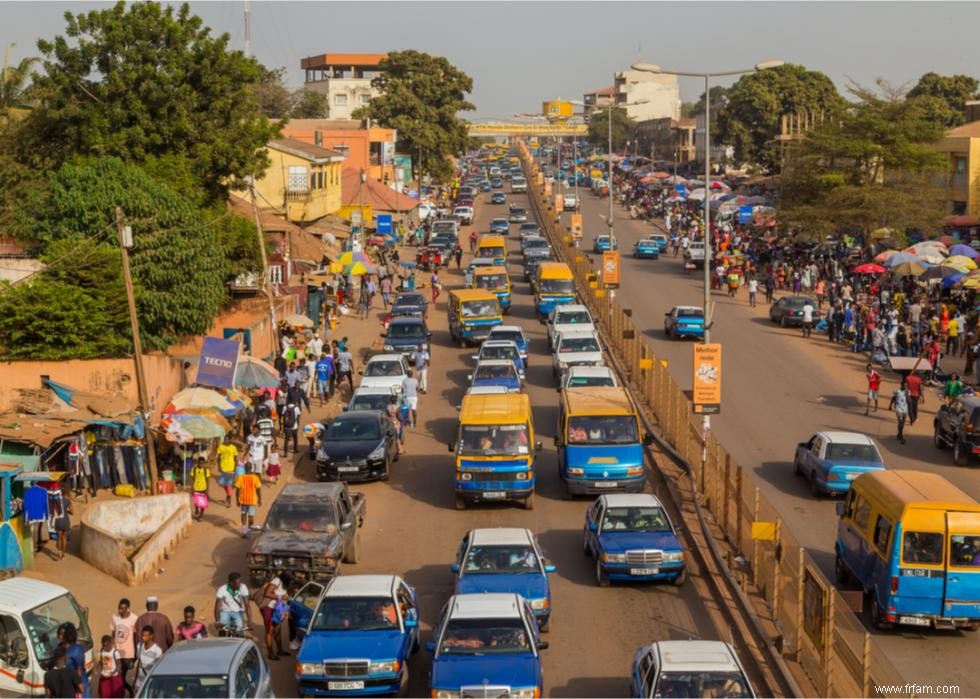 Comment la population de chaque État se compare aux pays du monde entier 