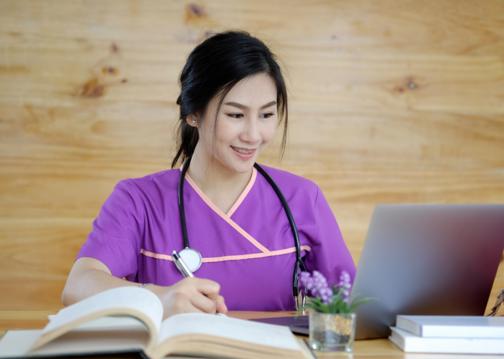 Écoles supérieures qui offrent des programmes de soins infirmiers en ligne 