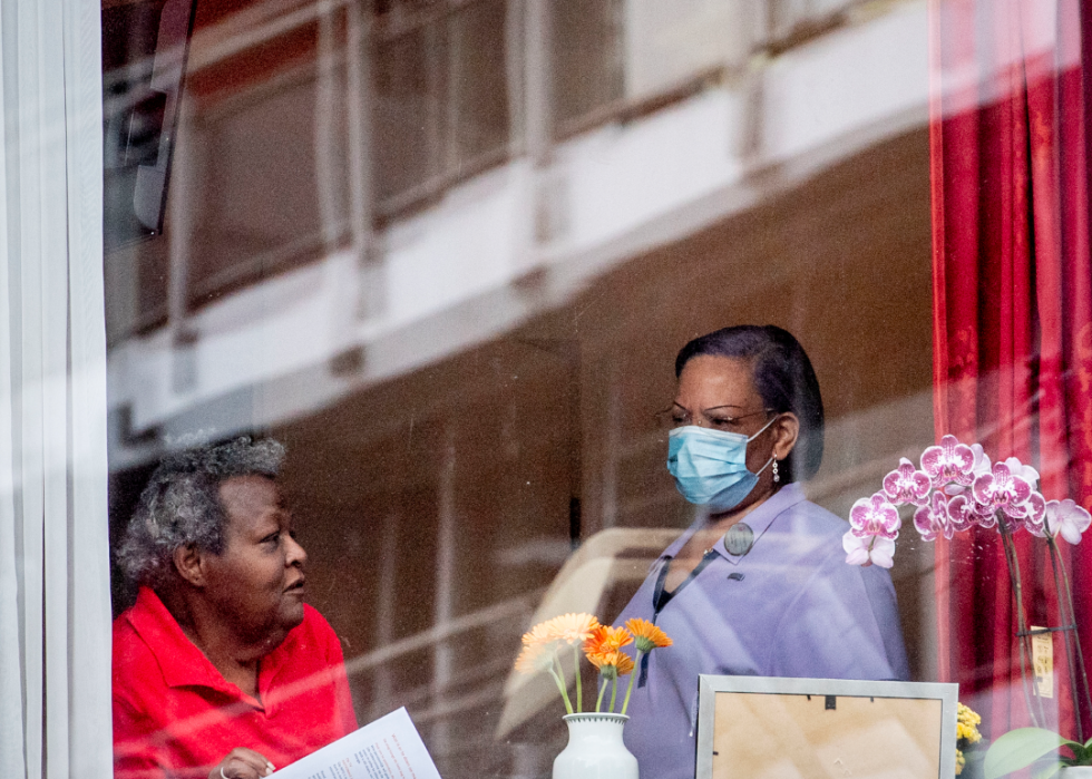 Les plus grandes épidémies de COVID-19 dans les foyers de soins infirmiers dans tous les États 