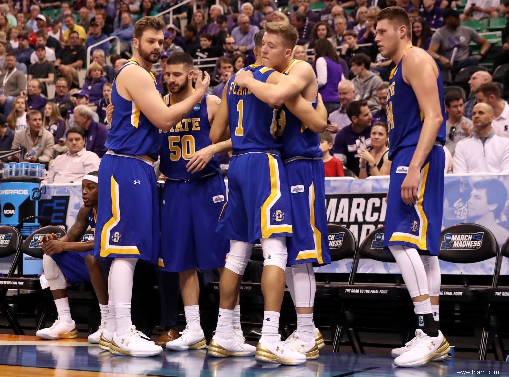 Meilleure équipe masculine de basket-ball universitaire dans chaque État 