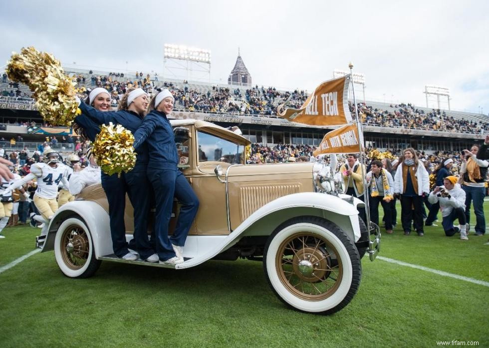 Célèbres traditions du football universitaire de tout le pays 