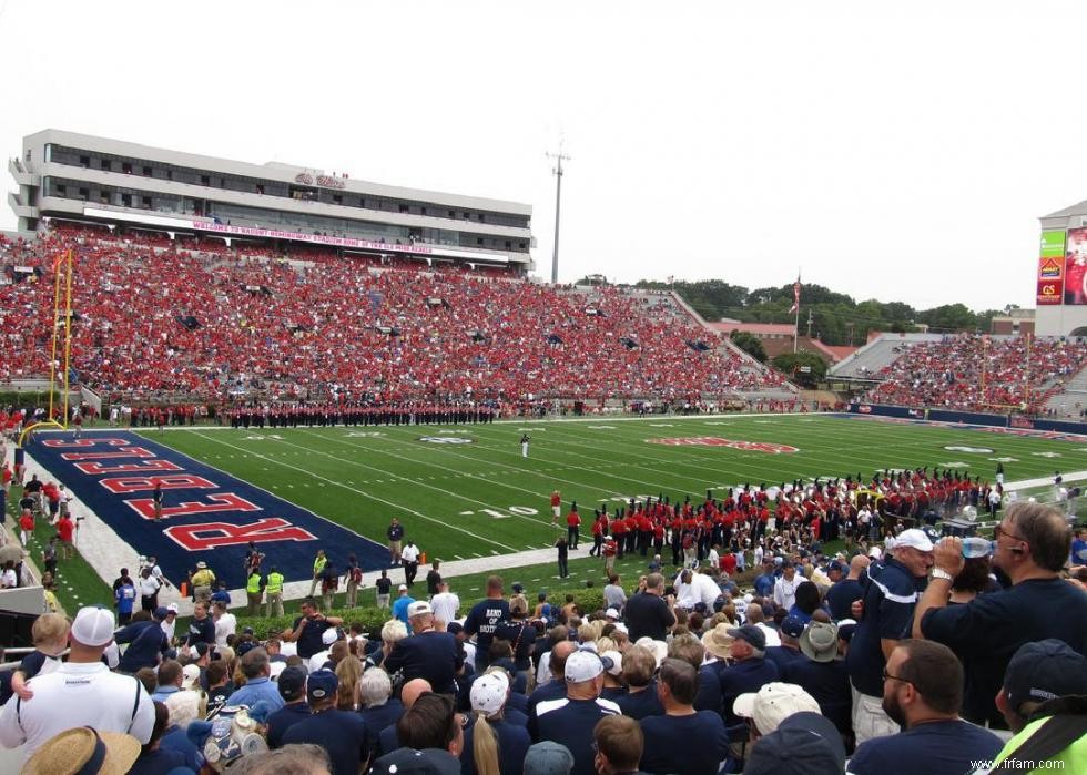 50 plus grands stades de football universitaire 