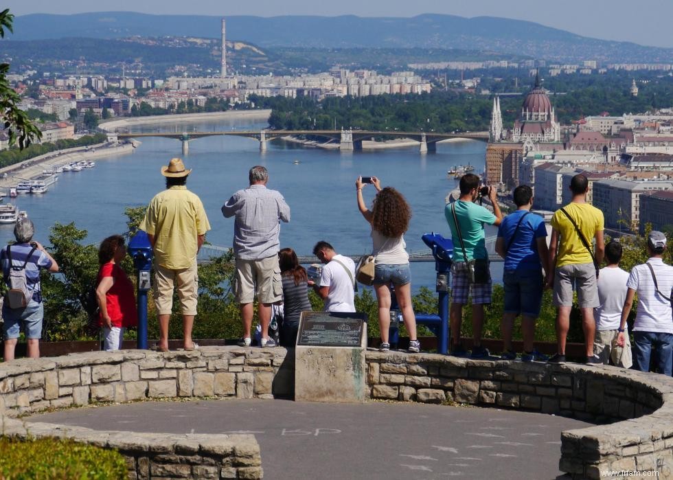 Des lois étranges à connaître dans les pays les plus populaires auprès des touristes 