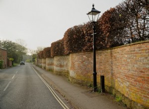 Si vous voyez un mur de briques ondulé, voici ce que cela signifie 