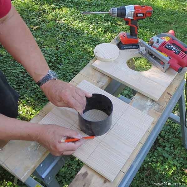 Banc en béton avec incrustation de pierre 